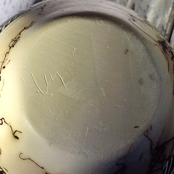 Native American Navajo Horsehair Signed Etched Pottery Vase Blue/Red/White - Picture 8 of 12